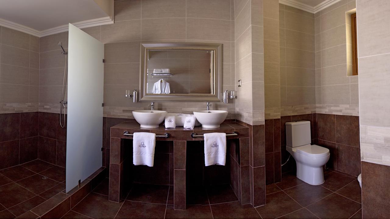 La Perla Hotel ซานตาครูซ ภายนอก รูปภาพ